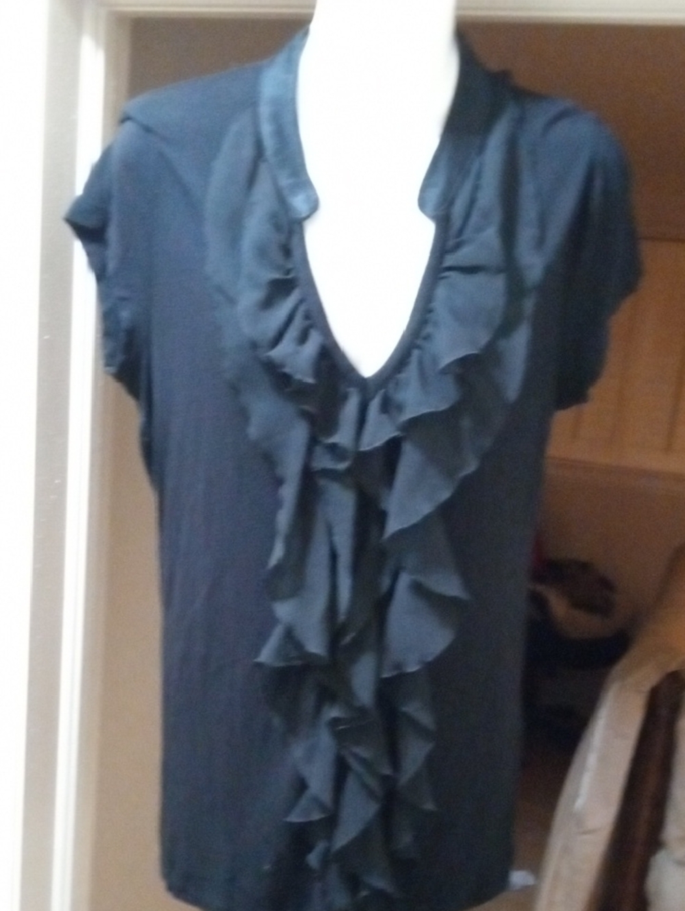 💲4⃣▶>>>Kische Black Ruffled V-Neck Top